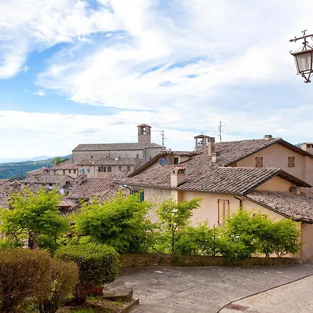 2 Bedroom Beautiful In Holiday home *